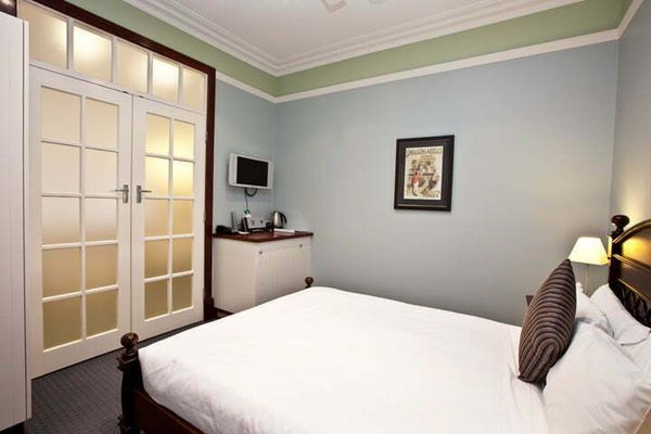 Caves House Hotel