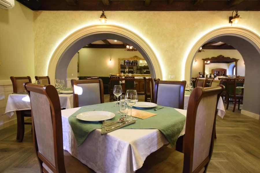 Hotel Rose Garden Dining area
