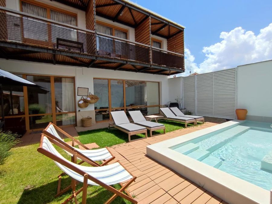 Dona Mayor hotel pool
