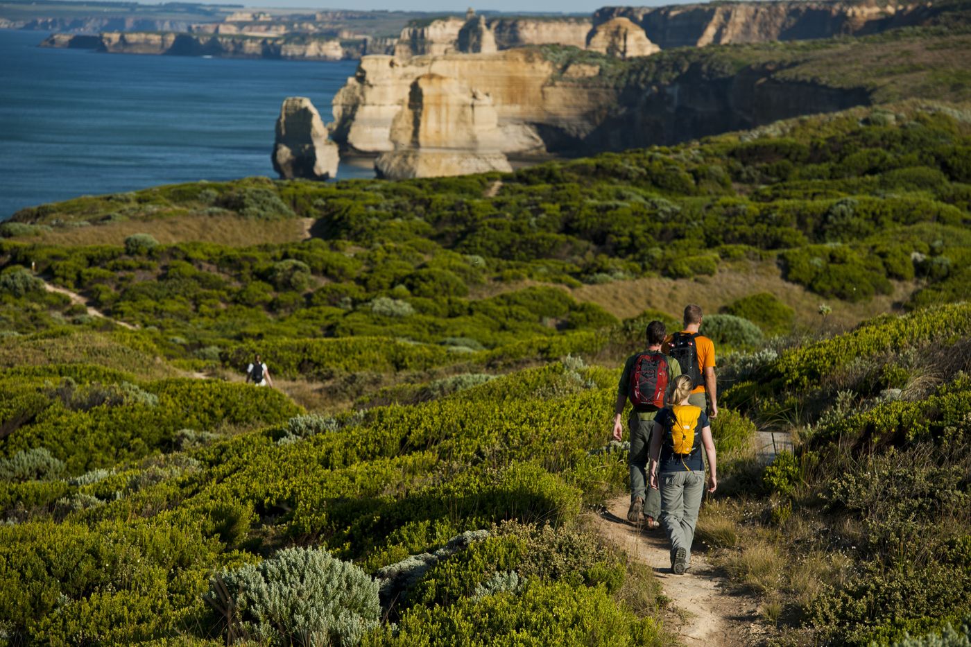 GOW hikers visionsofvictoria1374411-305