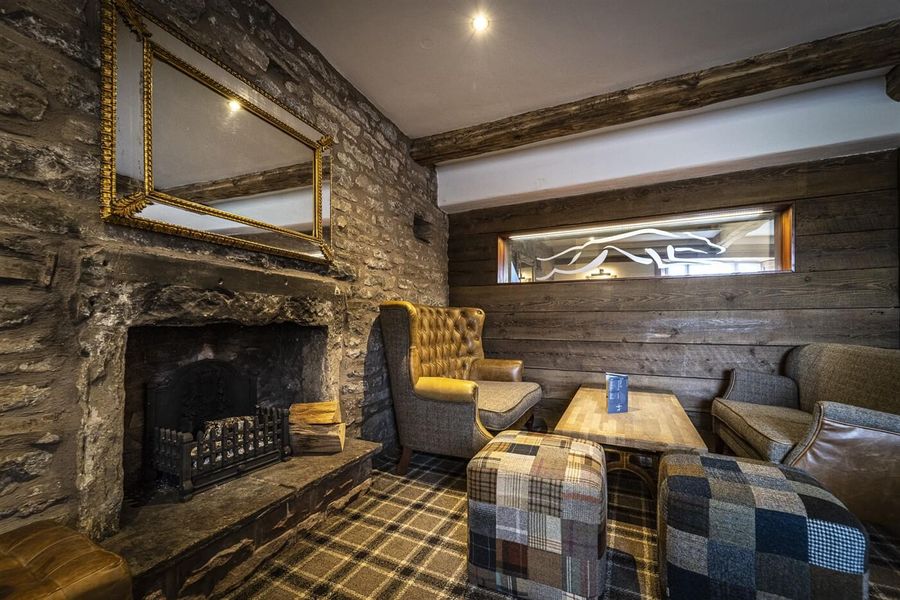Greyhound inn commons