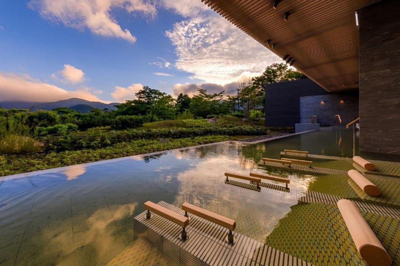 Hotel Ashinoko Hanaori onsen Hakone Japan