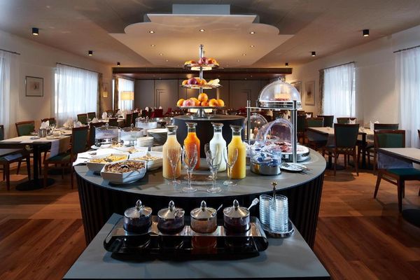 Hotel Bristol dining