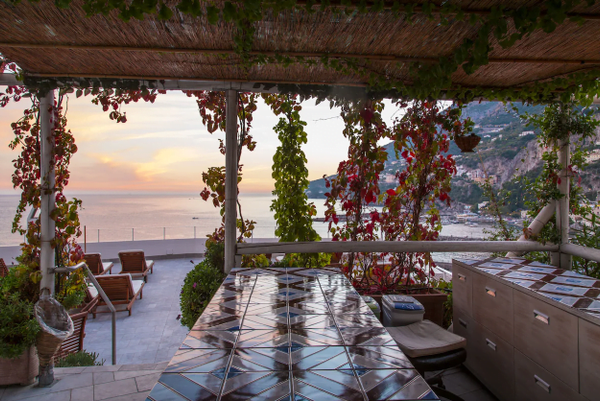 Hotel Marina Riviera outdoor dining