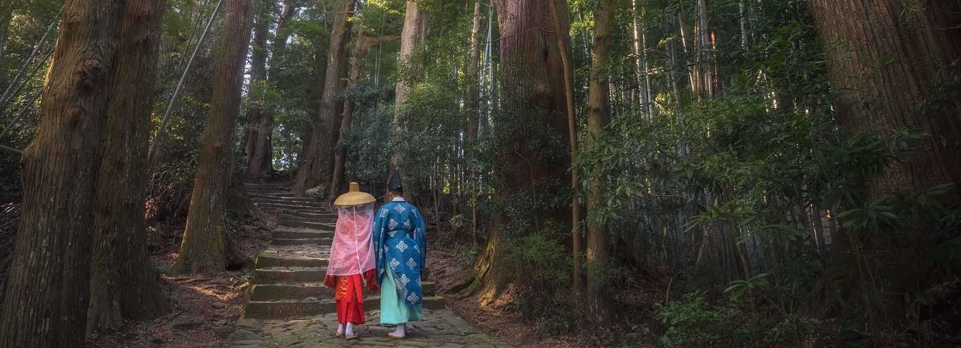 Japanese-women-on-the-Kumano-Kodo