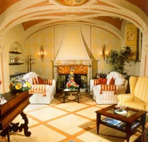 La Contrada dei Monti formal room