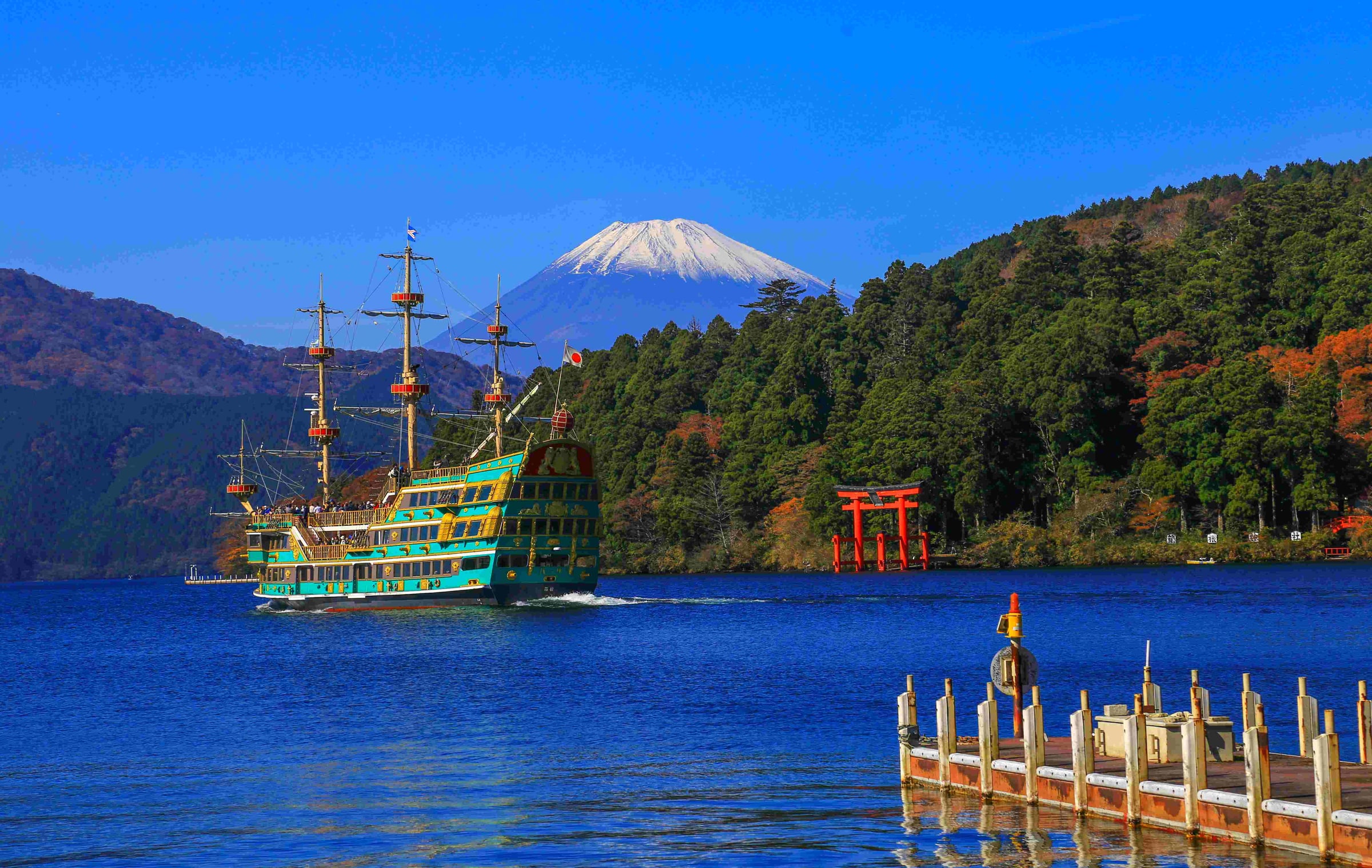 Hakone: Mountain Trails & Lake Ashi in Style - 4 Days