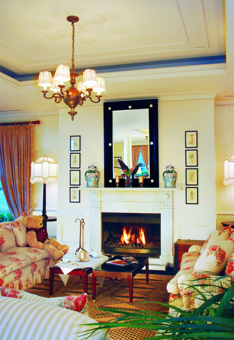 Lilianfels Lobby - Fire place detail HR