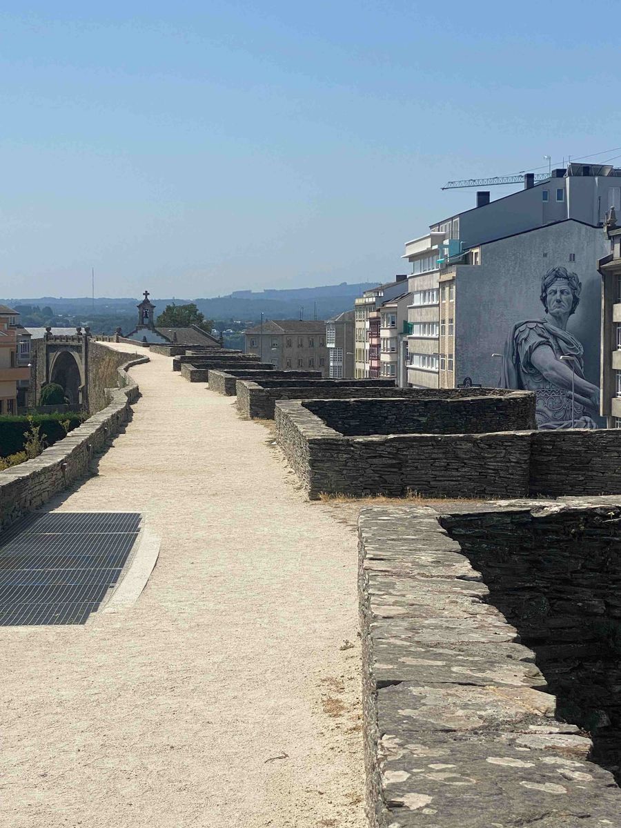 Lugo on wall walking