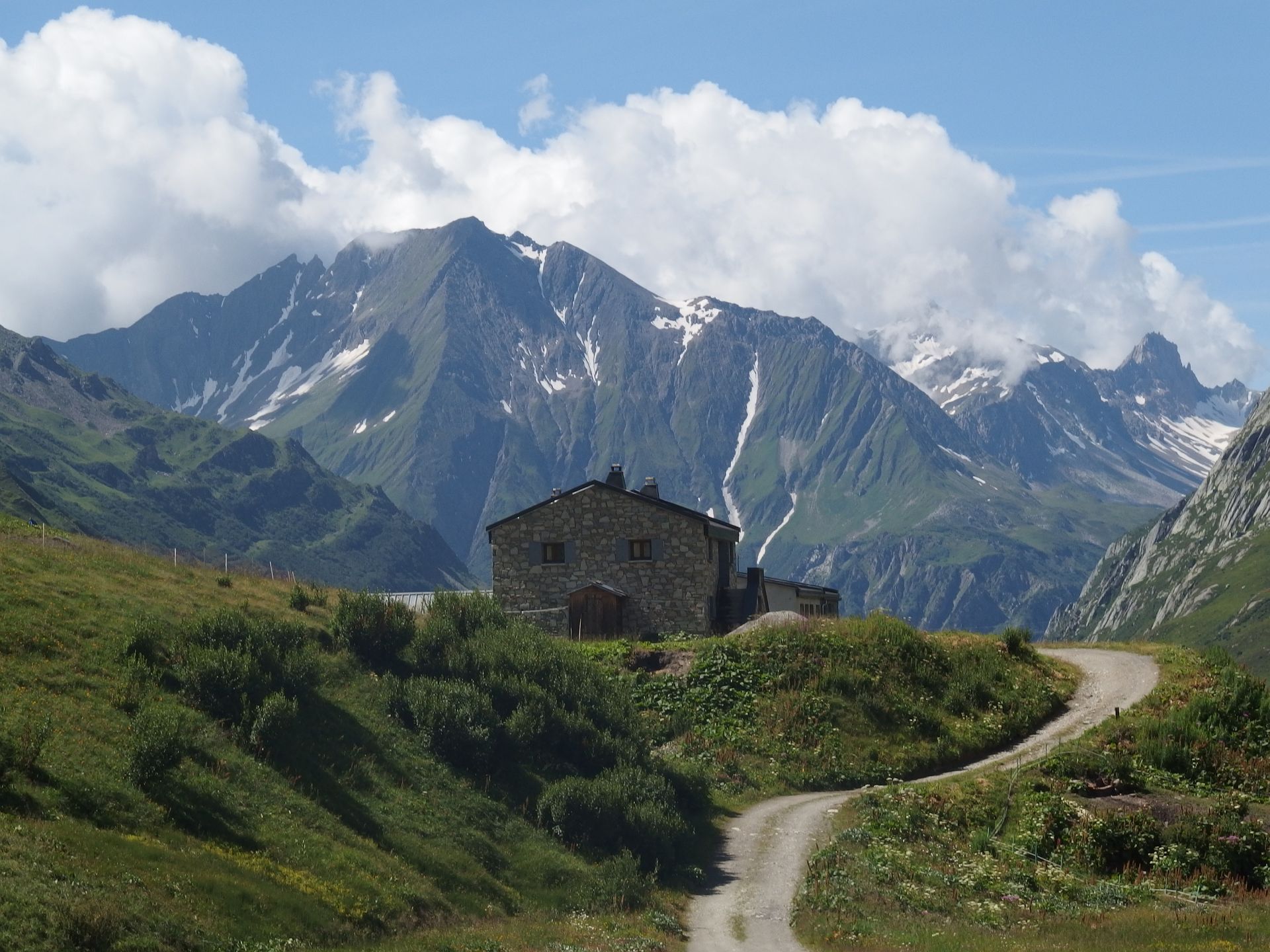 Lush-Val-Ferret-Valley-in-Mont-Blanc-Italy