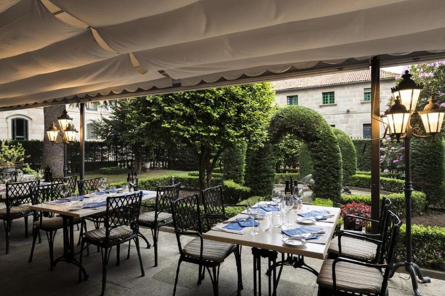 Parador de Pontevedra outdoor dining