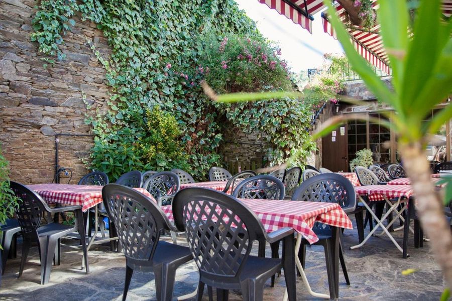Pensión Complexo Xacobeo outdoor dining