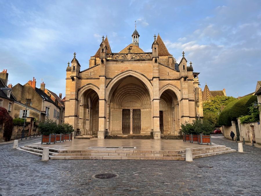Portal of Notre-Dame de Beaune - supplied by Walk Inn