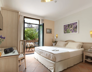 Relais Villa bedroom