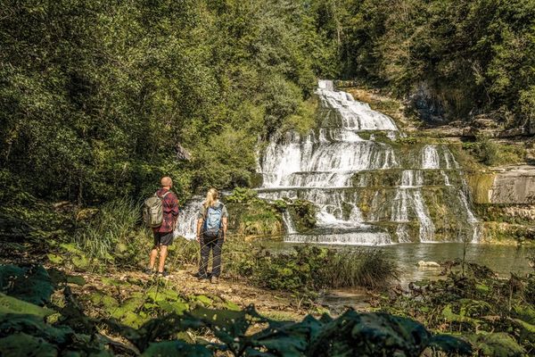 Walkers in Vallorbe Cascade