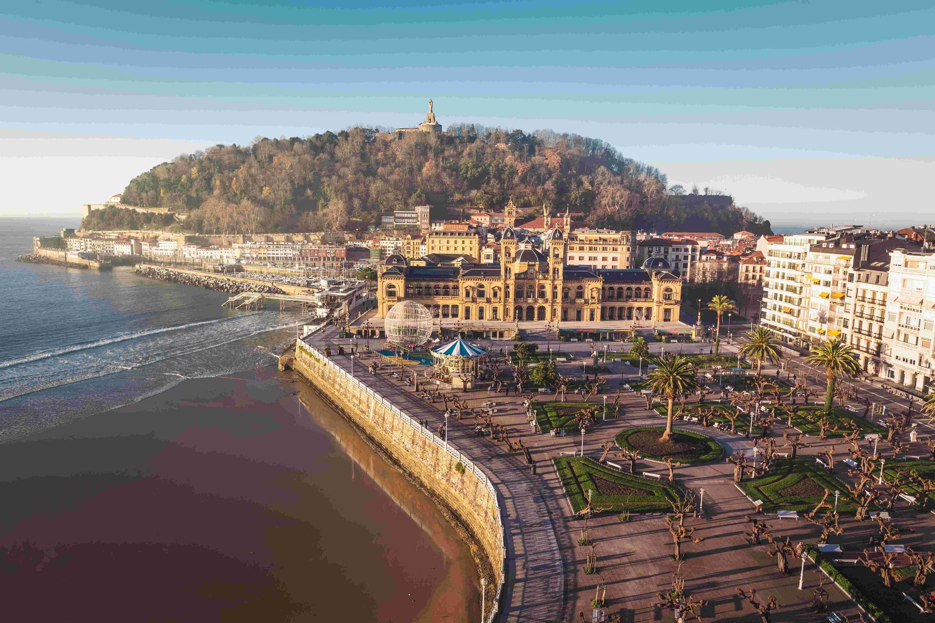 Web Alderdi Eder park at the coast side of Donostia-San Sebastian
