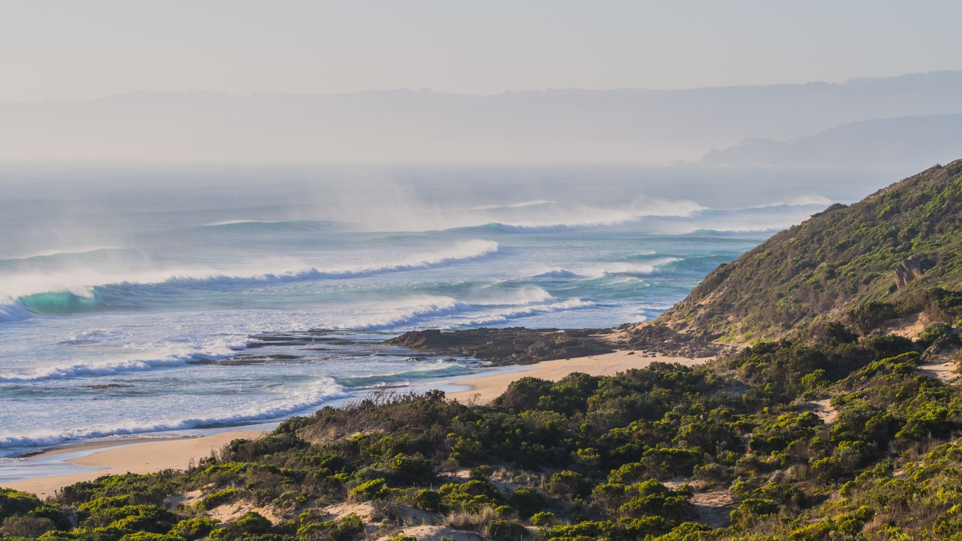 Wind-Blown-Waves-at-Station-Beach-Cape-Otway