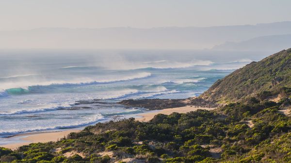 Wind-Blown-Waves-at-Station-Beach-Cape-Otway