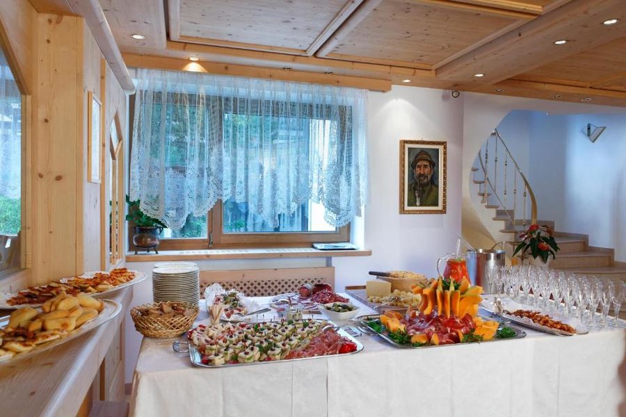 Dolomites Alta Via Walk - 7 Days food