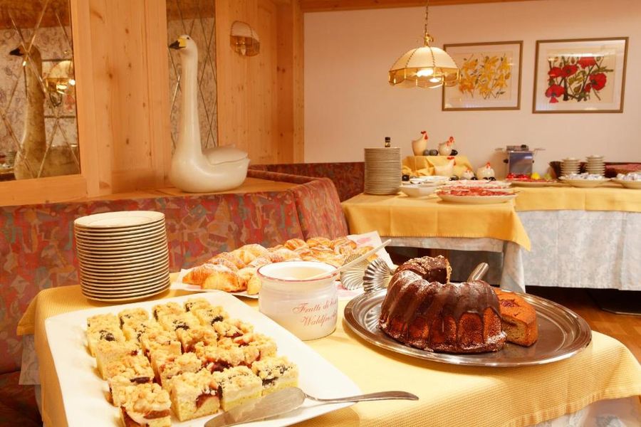 Dolomites In Comfort - 7 Days food