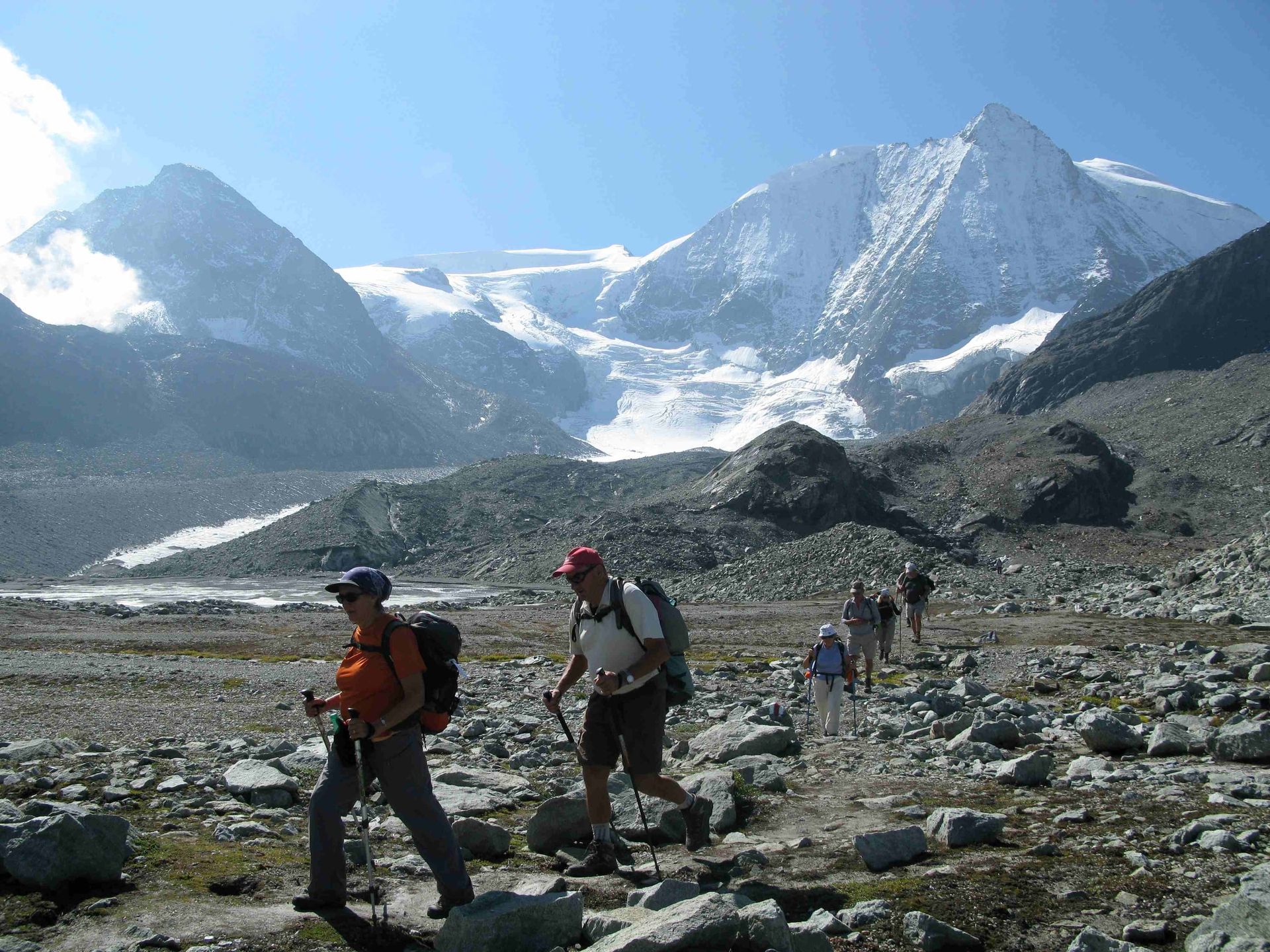 randonneur a proximité d'un glacier Haute Route